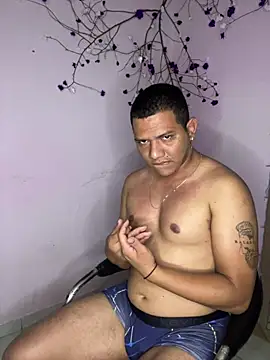 Snapshot of Loaisn chatting on 02-03-26, 01:38 Loaisn online show from 02-03-26, 01:38