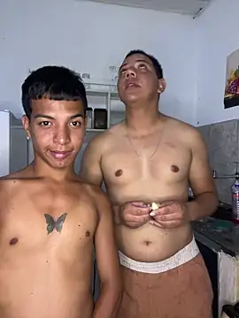 Snapshot of Loaisn chatting on 02-18-26, 01:58 Loaisn online show from 02-18-26, 01:58