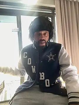 Snapshot of magic_man1085 chatting on 02-24-26, 02:29 magic man1085 online show from 02-24-26, 02:29