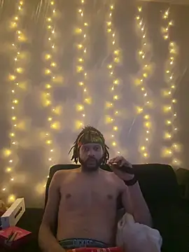 Snapshot of magic_man1085 chatting on 02-09-26, 03:32 magic man1085 online show from 02-09-26, 03:32