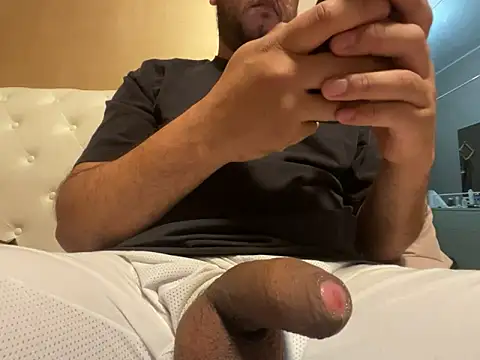latinocalientehot online show from 06-16-26, 06:41