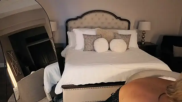 Hot Wife Amber online show from 06-22-26, 05:15