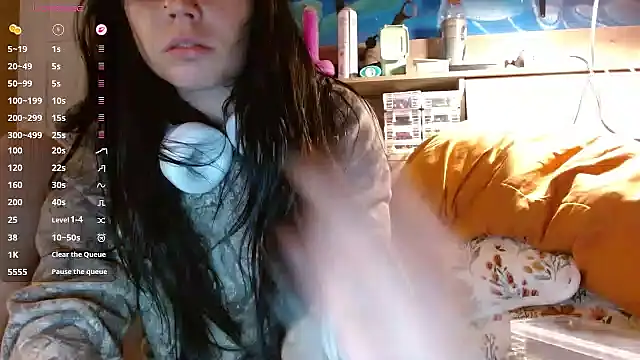 Snapshot of ahungkittykat chatting on 05-26-26, 04:54 ahungkittykat online show from 05-26-26, 04:54