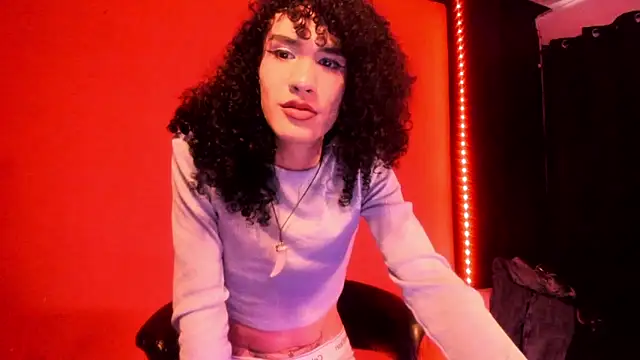 Snapshot of PervertedMissCloe chatting on 02-12-26, 02:06 PervertedMissCloe online show from 02-12-26, 02:06