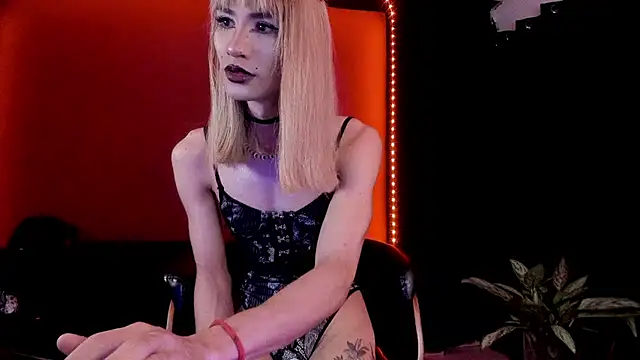 Snapshot of PervertedMissCloe chatting on 02-23-26, 04:47 PervertedMissCloe online show from 02-23-26, 04:47