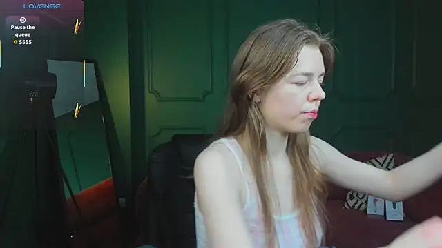  Tina Tayllor  online show from 05-06-26, 08:35