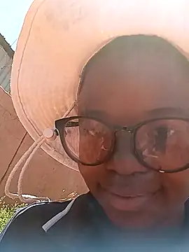 Sexylionessxx27 online show from 02-02-26, 10:36