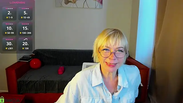 Snapshot of Ann_Annise chatting on 06-12-26, 01:14 Ann Annise online show from 06-12-26, 01:14