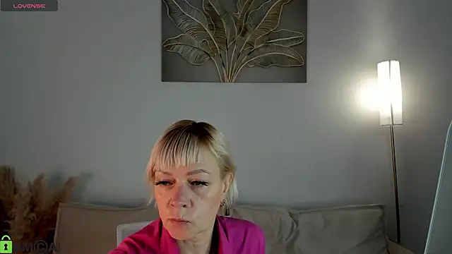 Ann Annise online show from 05-17-26, 01:16