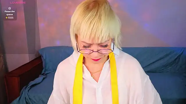 Snapshot of Ann_Annise chatting on 06-19-26, 04:35 Ann Annise online show from 06-19-26, 04:35