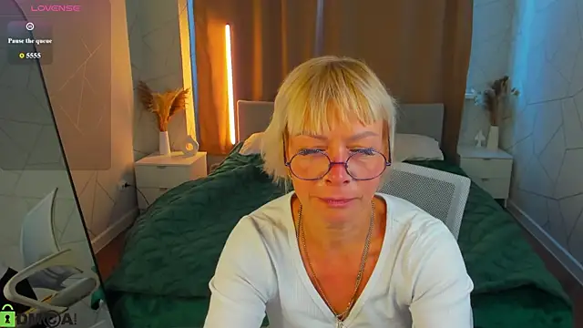 Snapshot of Ann_Annise chatting on 07-13-26, 12:54 Ann Annise online show from 07-13-26, 12:54
