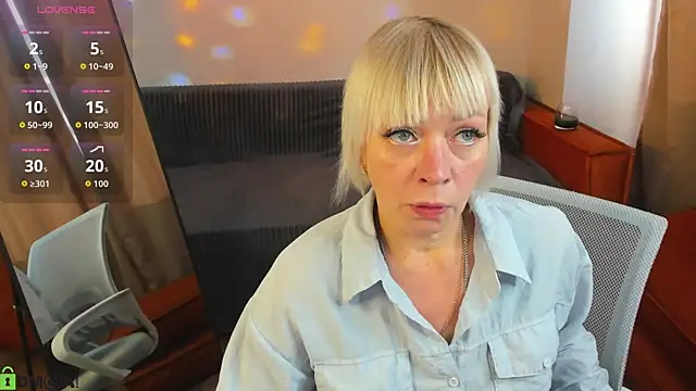 Snapshot of Ann_Annise chatting on 06-10-26, 12:56 Ann Annise online show from 06-10-26, 12:56