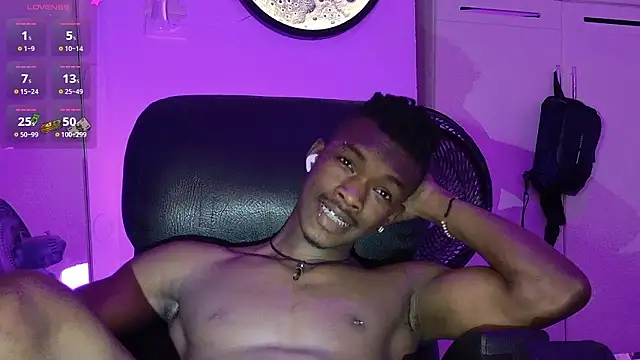 Snapshot of ReyKen- chatting on 02-19-26, 12:51 ReyKen- online show from 02-19-26, 12:51