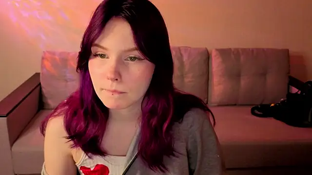 Julia Anis online show from 03-26-26, 01:04