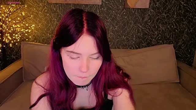 Julia Anis online show from 04-08-26, 01:07