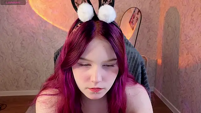 Julia Anis online show from 04-13-26, 01:09