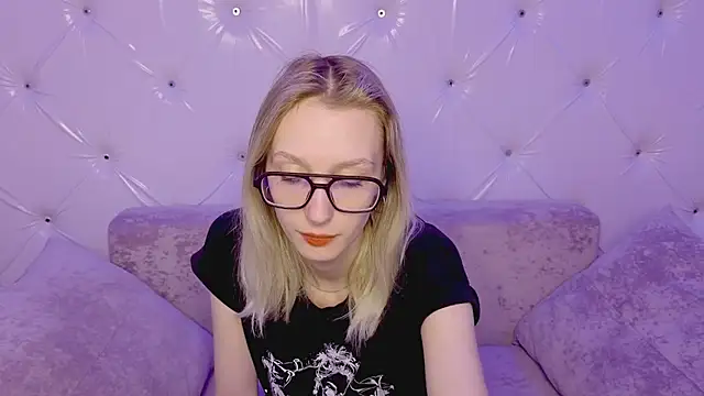 Snapshot of Akiro_Kim7 chatting on 02-17-26, 02:20 Akiro Kim7 online show from 02-17-26, 02:20