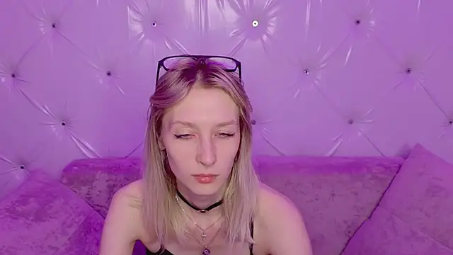 Snapshot of Akiro_Kim7 chatting on 02-12-26, 02:22 Akiro Kim7 online show from 02-12-26, 02:22