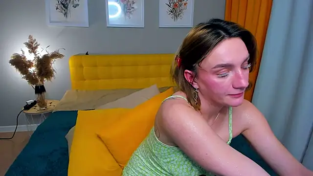 Snapshot of PollyRoseX chatting on 02-21-26, 07:49 PollyRoseX online show from 02-21-26, 07:49