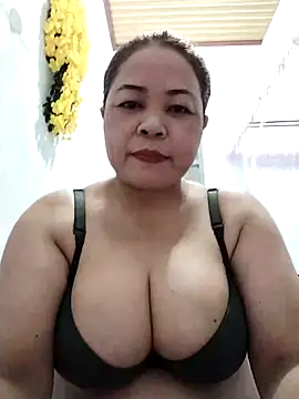 Baby-bigtits2026 online show from 05-04-26, 10:29