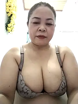 Baby-bigtits2026 online show from 05-12-26, 10:10