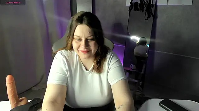 Snapshot of Valery_Grand chatting on 02-23-26, 08:59 Valery Grand online show from 02-23-26, 08:59