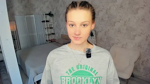 LianneBynon online show from 02-04-26, 08:09