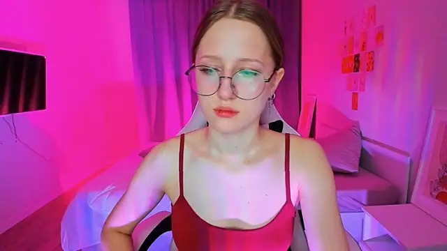 Vega Taylor online show from 03-05-26, 03:58