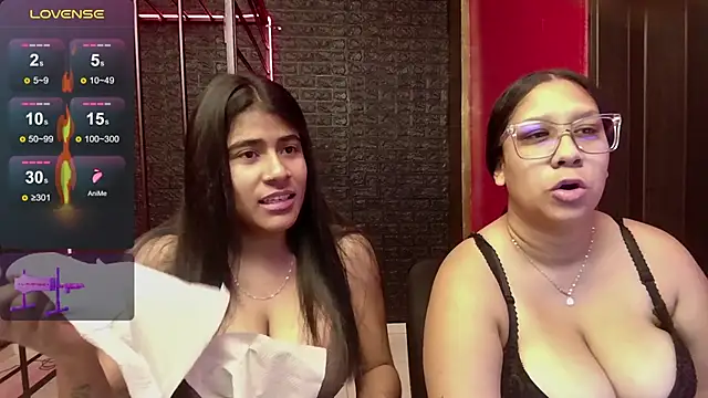 Snapshot of Paola__and__Rubi_ chatting on 02-20-26, 12:29 Paola and Rubi online show from 02-20-26, 12:29