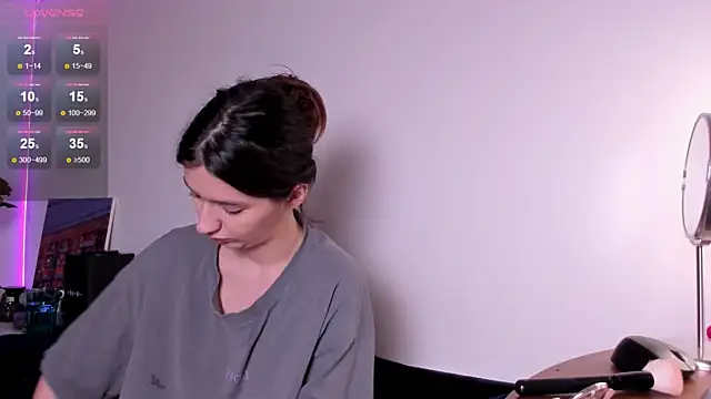 miabellee  online show from 02-20-26, 12:29