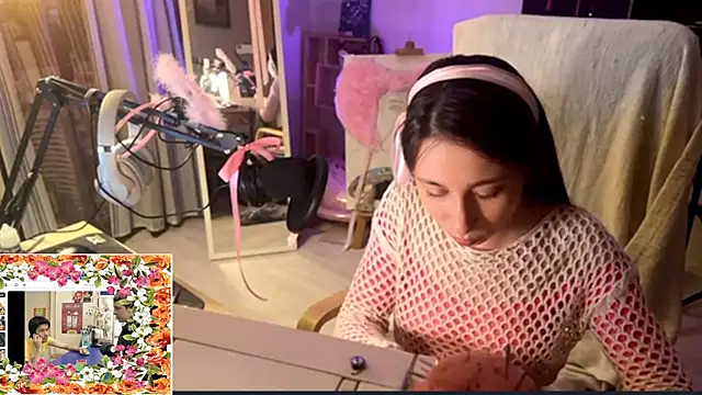 Snapshot of karinasun chatting on 02-24-26, 05:25 karinasun online show from 02-24-26, 05:25