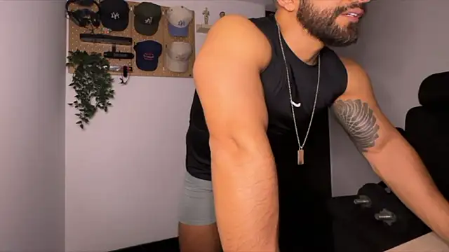 Snapshot of SamDornan51 chatting on 02-15-26, 12:11 SamDornan51 online show from 02-15-26, 12:11