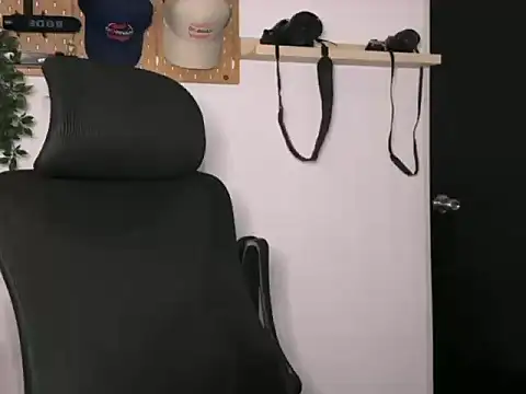 Snapshot of SamDornan51 chatting on 02-05-26, 11:11 SamDornan51 online show from 02-05-26, 11:11