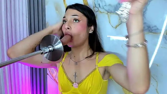 Snapshot of mlucreciasucker303av chatting on 02-02-26, 07:24 mlucreciasucker303av online show from 02-02-26, 07:24