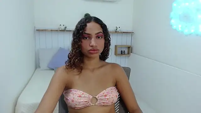 Snapshot of Mona_Mistic chatting on 02-09-26, 08:29 Mona Mistic online show from 02-09-26, 08:29