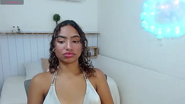 Snapshot of Mona_Mistic chatting on 03-03-26, 07:43 Mona Mistic online show from 03-03-26, 07:43