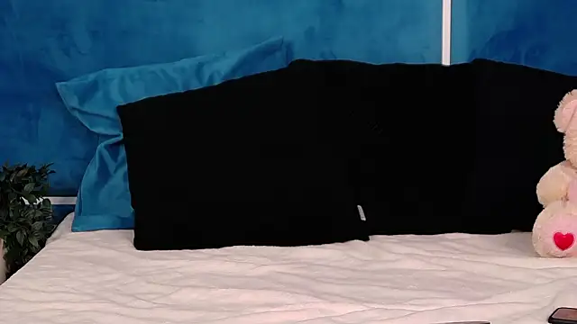 EllaBubbles online show from 02-07-26, 07:16