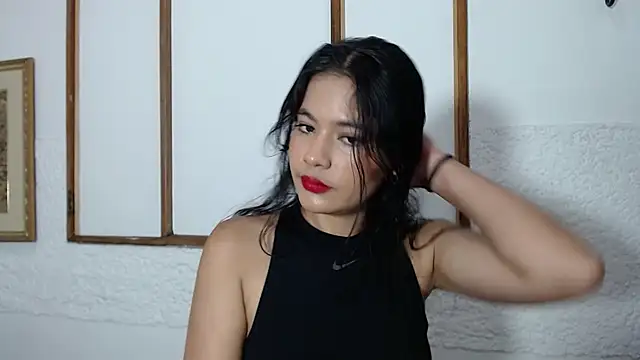 JulianaLopera1 online show from 02-11-26, 01:11