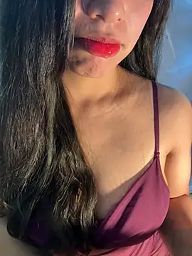 Snapshot of QuynhAnh_2k1 chatting on 02-20-26, 07:43 QuynhAnh 2k1 online show from 02-20-26, 07:43