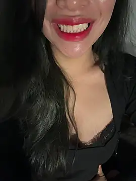 Snapshot of QuynhAnh_2k1 chatting on 02-19-26, 09:45 QuynhAnh 2k1 online show from 02-19-26, 09:45