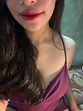 Snapshot of QuynhAnh_2k1 chatting on 02-12-26, 03:28 QuynhAnh 2k1 online show from 02-12-26, 03:28