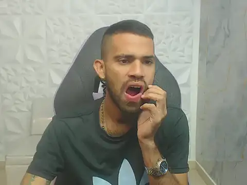 Snapshot of chacorta_ chatting on 02-13-26, 01:11 chacorta online show from 02-13-26, 01:11