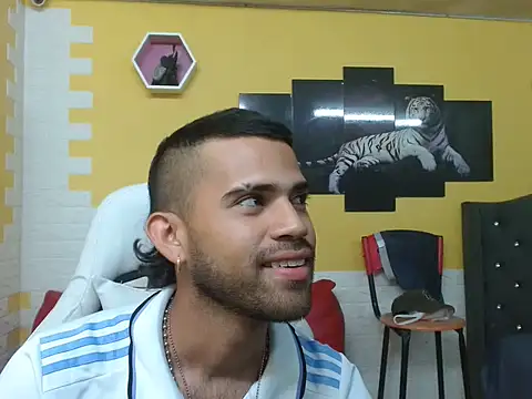 Snapshot of chacorta_ chatting on 05-15-26, 12:52 chacorta online show from 05-15-26, 12:52