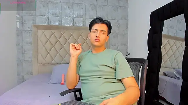 Snapshot of noahWolff_ chatting on 02-06-26, 04:52 noahWolff online show from 02-06-26, 04:52