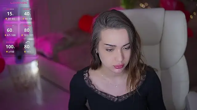 Snapshot of OliviaMoore_ chatting on 02-15-26, 01:54 OliviaMoore online show from 02-15-26, 01:54