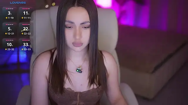 OliviaMoore  online show from 03-25-26, 02:16