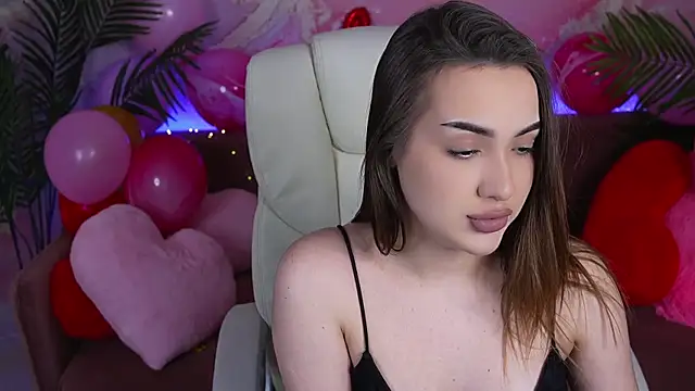 Snapshot of OliviaMoore_ chatting on 02-12-26, 02:28 OliviaMoore online show from 02-12-26, 02:28