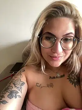 Snapshot of esposatattoo chatting on 02-13-26, 06:08 esposatattoo online show from 02-13-26, 06:08