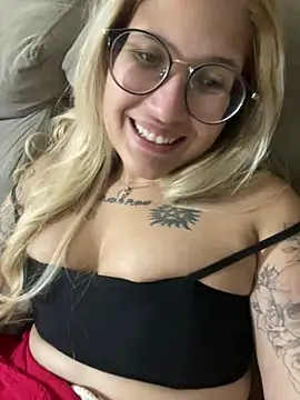 Snapshot of esposatattoo chatting on 02-06-26, 10:50 esposatattoo online show from 02-06-26, 10:50