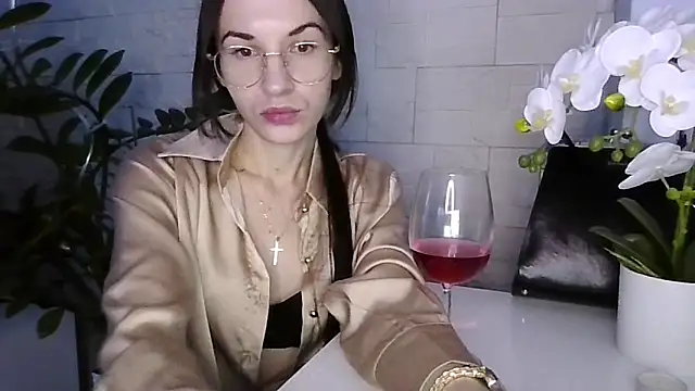 JuliaLovely online show from 02-08-26, 03:32